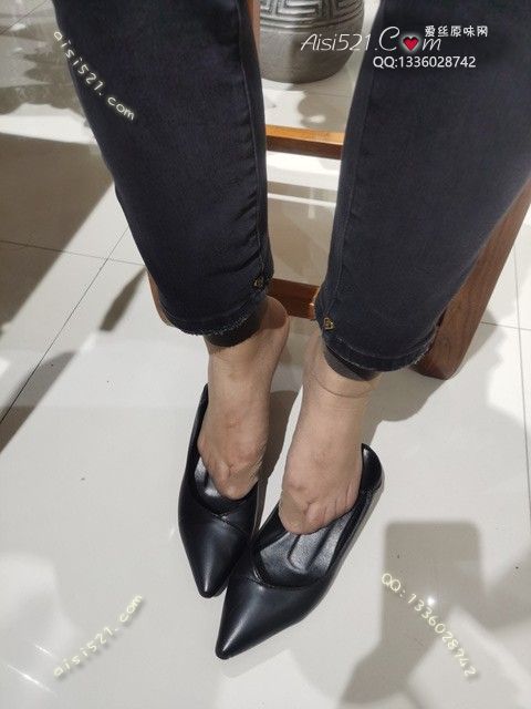 爱丽丝(此活动可指定MM，但袜类随机)——2024年10月份顾客预订导购04工作高跟及咖啡丝原味丝袜|袜类臭短丝袜