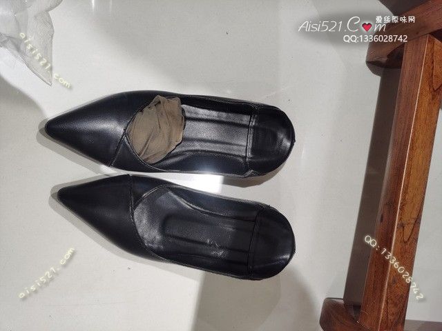 爱丽丝(此活动可指定MM，但袜类随机)——2024年10月份顾客预订导购04工作高跟及咖啡丝原味丝袜|袜类臭短丝袜