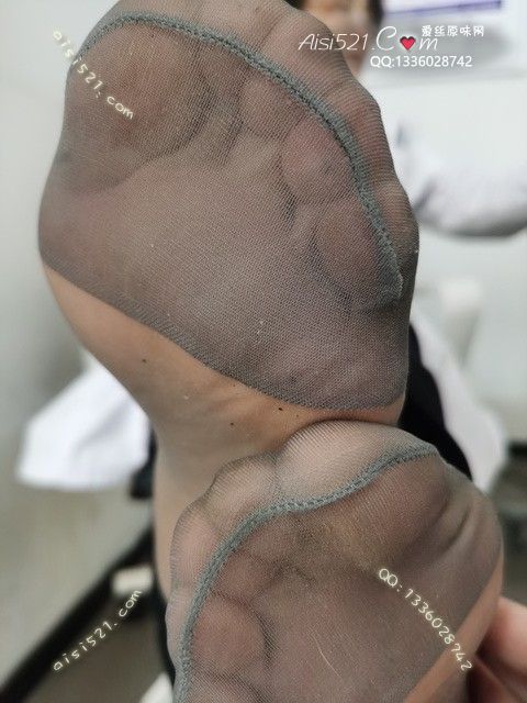 爱丽丝(此活动可指定MM，但袜类随机)——2024年11月份顾客预订导购新妹妹灰丝原味丝袜|袜类臭短丝袜