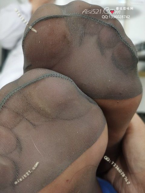 爱丽丝(此活动可指定MM，但袜类随机)——2024年11月份顾客预订导购新妹妹灰丝原味丝袜|袜类臭短丝袜