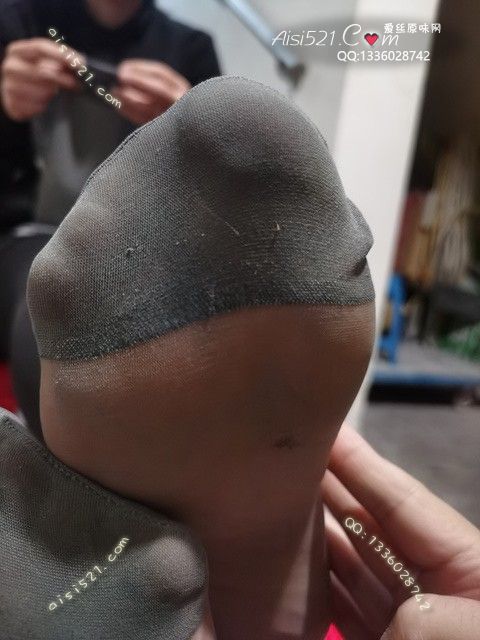 爱丽丝(此活动可指定MM，但袜类随机)——2024年11月份顾客预订奢04灰丝原味丝袜|袜类臭短丝袜