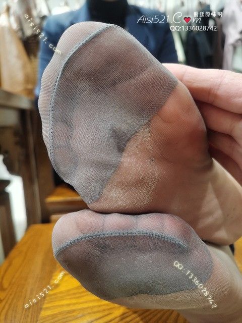 爱丽丝(此活动可指定MM，但袜类随机)——2024年11月份顾客预订导购04汗渍极重重口味灰丝原味丝袜|袜类臭短丝袜