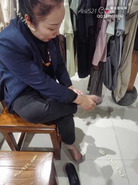 爱丽丝(此活动可指定MM，但袜类随机)——2024年11月份顾客预订导购04汗渍极重重口味灰丝原味丝袜|袜类臭短丝袜