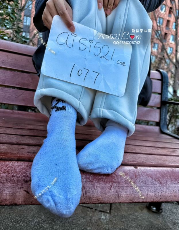 原味丝袜|袜类,臭棉袜,“这球球起的，都炸毛了！”多冷吧 雪地棉溜达一星期好不容易捂出出来一双~味道无敌了。。。