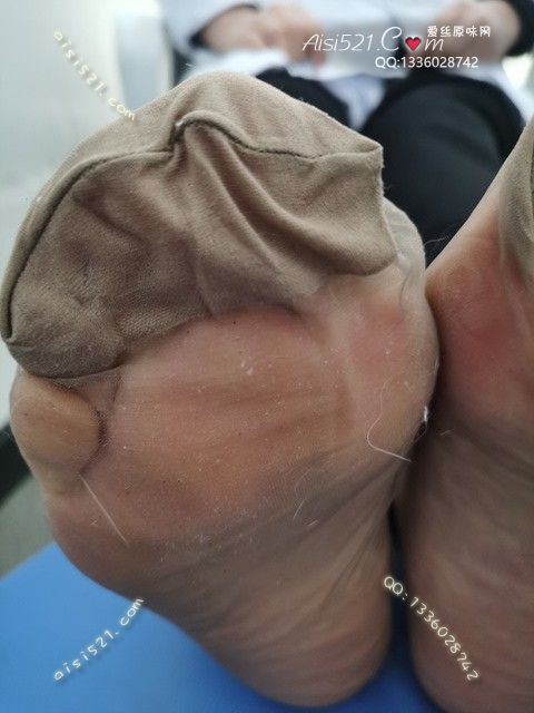 爱丽丝(此活动可指定MM，但袜类随机)——2024年12月份顾客预订导购新妹妹灰丝原味丝袜|袜类臭短丝袜