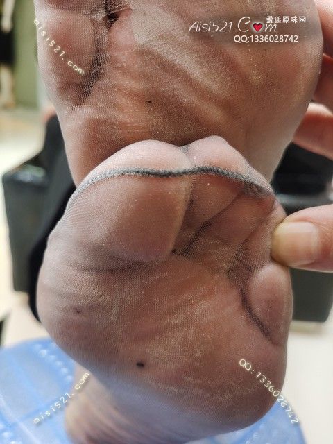 爱丽丝(此活动可指定MM，但袜类随机)——2024年12月份顾客预订导购06美熟女酸臭足尖透明灰丝原味丝袜|袜类臭短丝袜