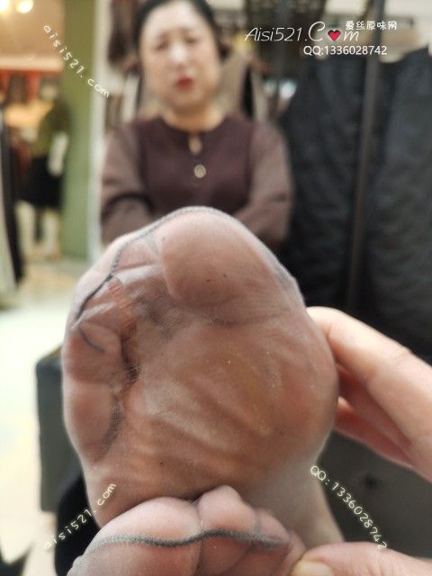 爱丽丝(此活动可指定MM，但袜类随机)——2024年12月份顾客预订导购06美熟女酸臭足尖透明灰丝原味丝袜|袜类臭短丝袜