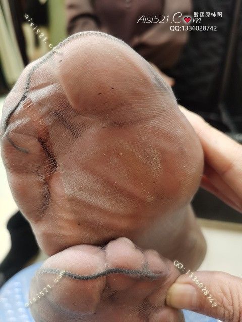 爱丽丝(此活动可指定MM，但袜类随机)——2024年12月份顾客预订导购06美熟女酸臭足尖透明灰丝原味丝袜|袜类臭短丝袜