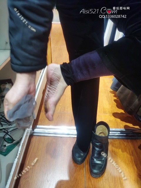 爱丽丝(此活动可指定MM，但袜类随机)——2024年12月份顾客预订导购40足尖透明灰丝原味丝袜|袜类臭短丝袜