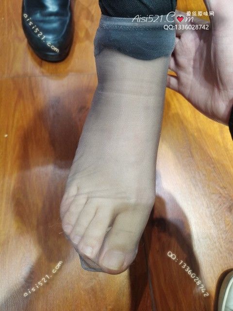 爱丽丝(此活动可指定MM，但袜类随机)——2024年12月份顾客预订导购40足尖透明灰丝原味丝袜|袜类臭短丝袜