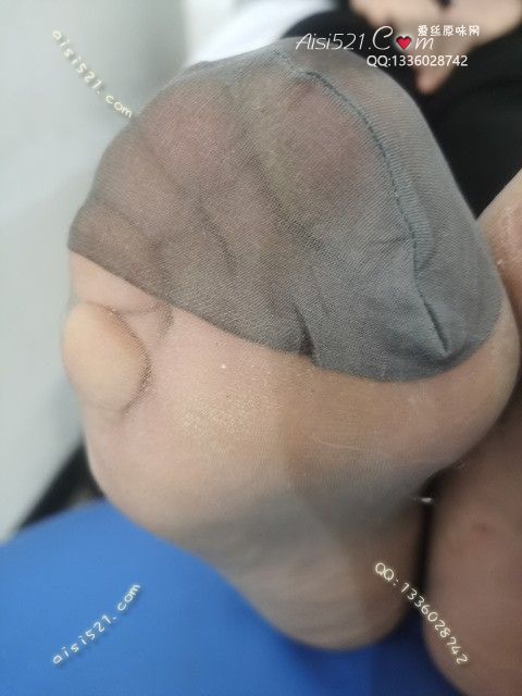 爱丽丝(此活动可指定MM，但袜类随机)——2024年12月份顾客预订导购新妹妹灰丝原味丝袜|袜类臭短丝袜