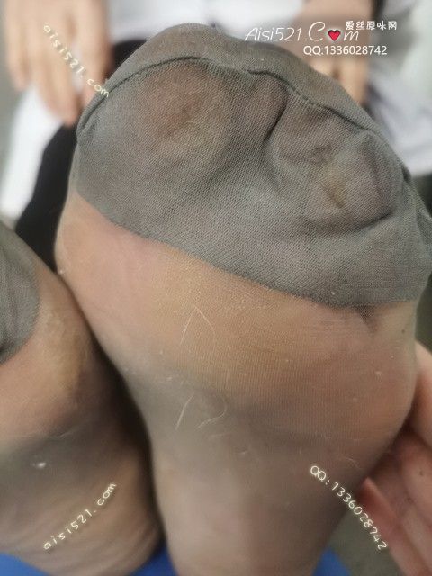 爱丽丝(此活动可指定MM，但袜类随机)——2024年12月份顾客预订导购新妹妹灰丝原味丝袜|袜类臭短丝袜