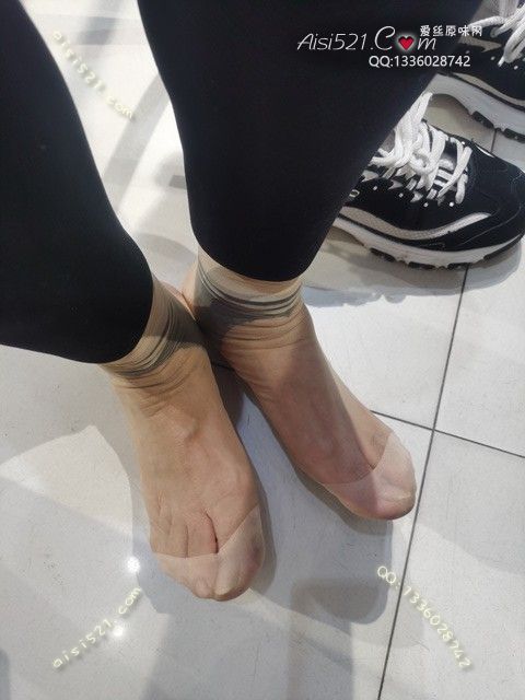 爱丽丝(此活动可指定MM，但袜类随机)——2024年12月份顾客预订导购01肉色短袜原味丝袜|袜类臭短丝袜