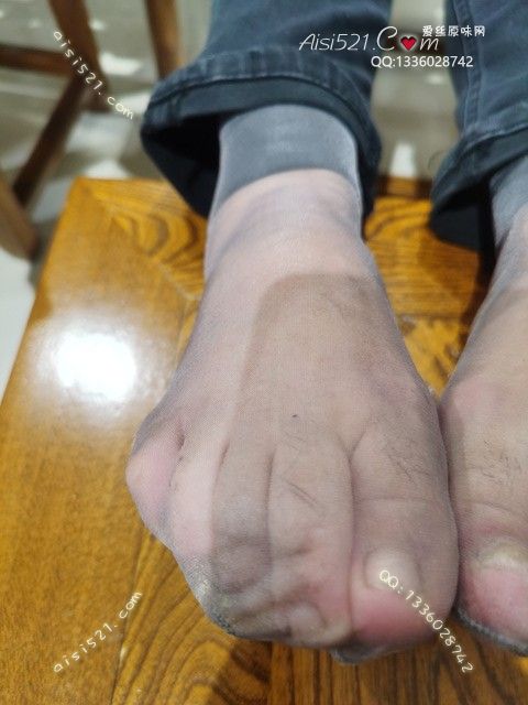 爱丽丝(此活动可指定MM，但袜类随机)——2024年12月份顾客预订导购04足尖透明性感灰丝浓浓脚汗垢原味丝袜|袜类臭短丝袜