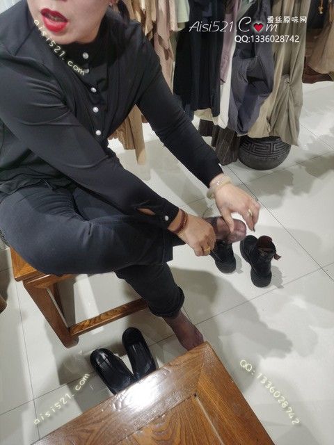 爱丽丝(此活动可指定MM，但袜类随机)——2024年12月份顾客预订导购04足尖透明性感灰丝浓浓脚汗垢原味丝袜|袜类臭短丝袜