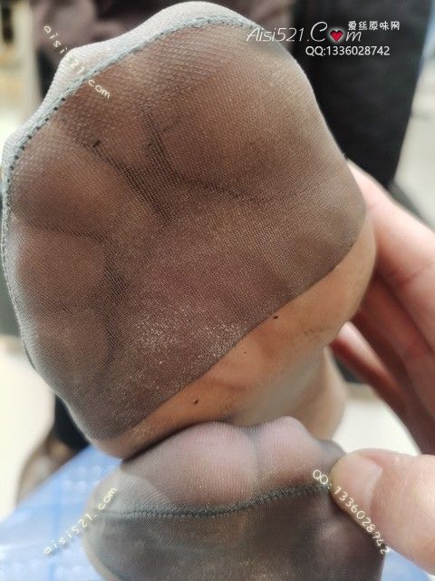 爱丽丝(此活动可指定MM，但袜类随机)——2024年12月份顾客预订导购06美熟女汗渍满满灰丝原味丝袜|袜类臭短丝袜