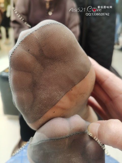 爱丽丝(此活动可指定MM，但袜类随机)——2024年12月份顾客预订导购06美熟女汗渍满满灰丝原味丝袜|袜类臭短丝袜