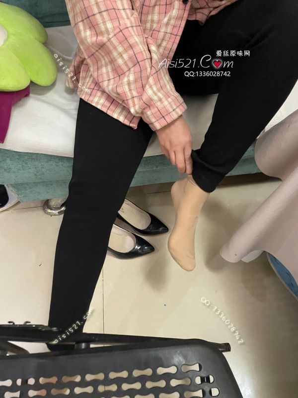 职场魅力(此活动2双起订，免费拍图)——2025年01月份顾客预订服装店老板娘肉色天鹅绒短丝原味丝袜|袜类臭短丝袜