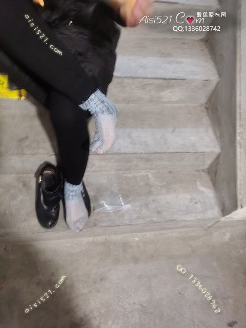 爱丽丝(此活动可指定MM，但袜类随机)——2025年01月份顾客预订奢04蕾丝蓝色短袜原味丝袜|袜类臭短丝袜