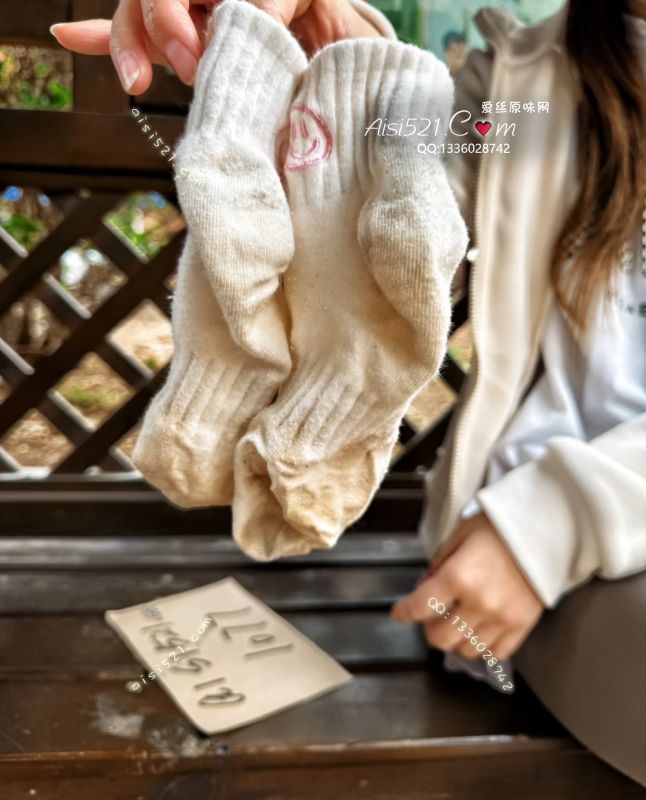 原味丝袜|袜类,臭棉袜,白色笑脸【酸臭】棉袜～整个脚底脚面都穿起球了，翻来覆去的穿、洗了又穿才有的效果！仅此一双！味道了得