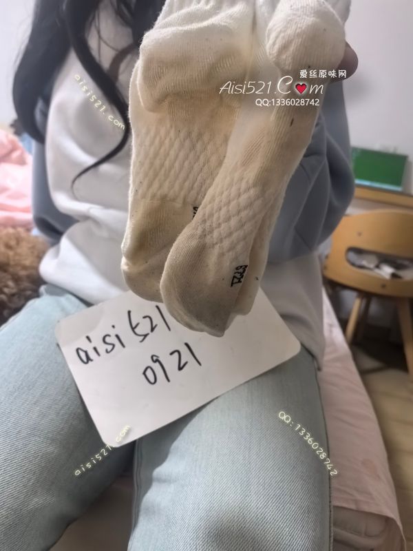 10天的超级恶臭棉袜汗渍慢慢脚底黏还是湿的,原味丝袜|袜类臭棉袜