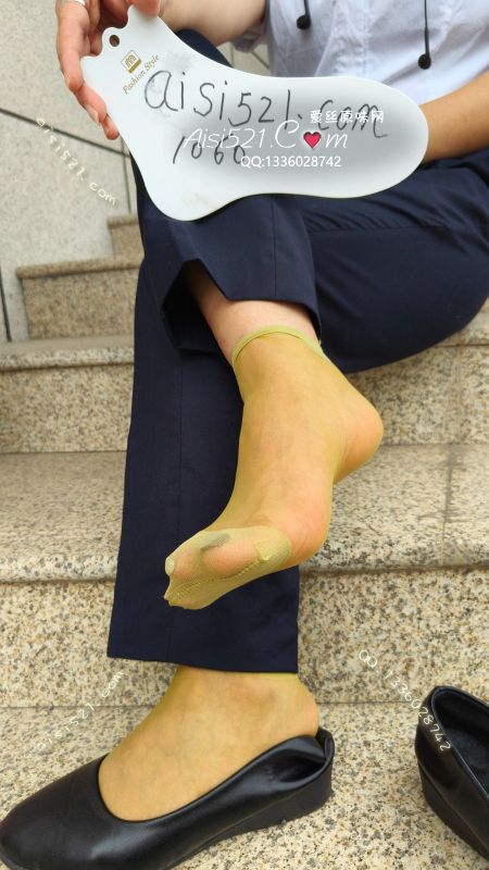 原味丝袜|袜类,臭短丝袜,酸爽庞臭一款直接上头的果绿色短丝，大汗脚在工作鞋里四天热的一批，这酸臭只要吸一口让你终身难忘，一只套在狗懒子上一只套在狗鼻子上。三分钟内包你爽飞。下单真空包装。