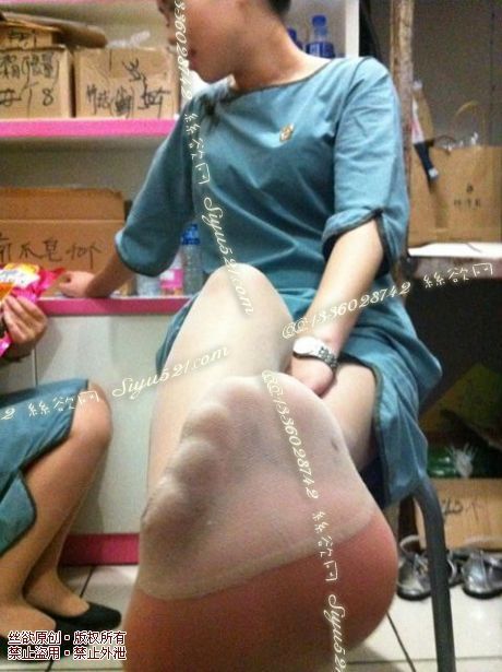 原味丝袜|袜类,臭长筒丝袜,致命臭(此活动MM随机,不能指定)——2014-7月下旬顾客订购致命臭活动MM(肉丝长筒)现收足底实拍,不可选择MM,免费附带无水印高清收购足底实拍图。