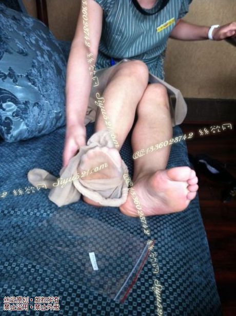 原味丝袜|袜类,臭连裤袜,爱丽丝(本土的BYD)——2014-7月下旬顾客订购化咖啡店20号妹妹工作丝袜(特选-咖啡店20号妹妹-肉丝连裤),此活动免费拍摄打包图