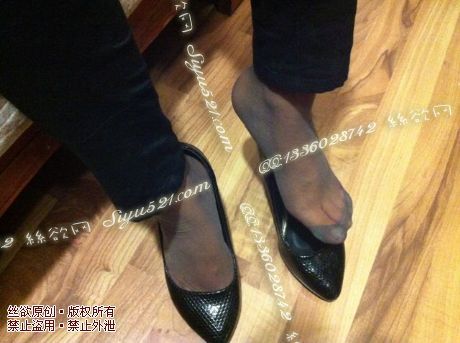 原味丝袜|袜类,臭短丝袜,爱丽丝(本土的BYD)——2014-8月底及9月初顾客订购商场专柜05妹妹工作丝袜(特选-商场专柜05妹妹-咖啡短丝配高跟),此活动免费拍摄打包图