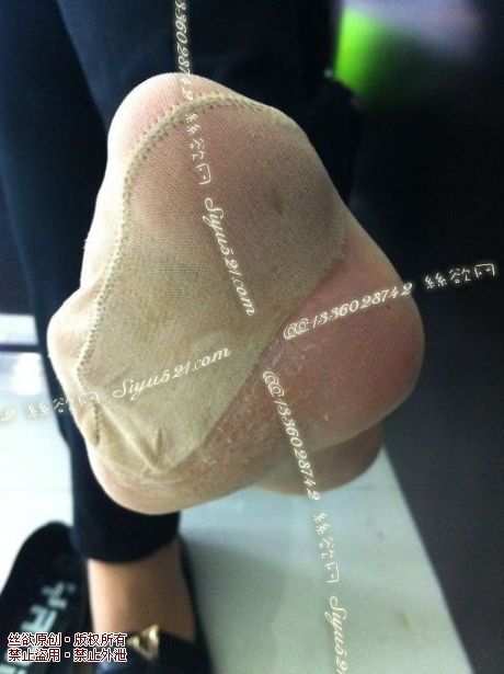 原味丝袜|袜类,臭短丝袜,致命臭(此活动MM随机,不能指定)——2014-8月底及9月初顾客订购致命臭活动MM(肉丝短袜)现收足底实拍,不可选择MM,免费附带无水印高清收购足底实拍图。