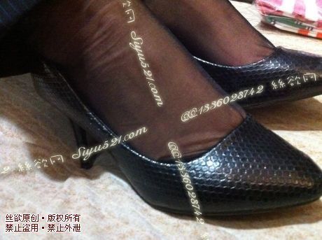 原味丝袜|袜类,臭短丝袜,爱丽丝(本土的BYD)——2014-12月初旬订购专柜05MM工作丝袜(特选-专柜05MM-酸臭黑丝),此活动免费拍摄打包图
