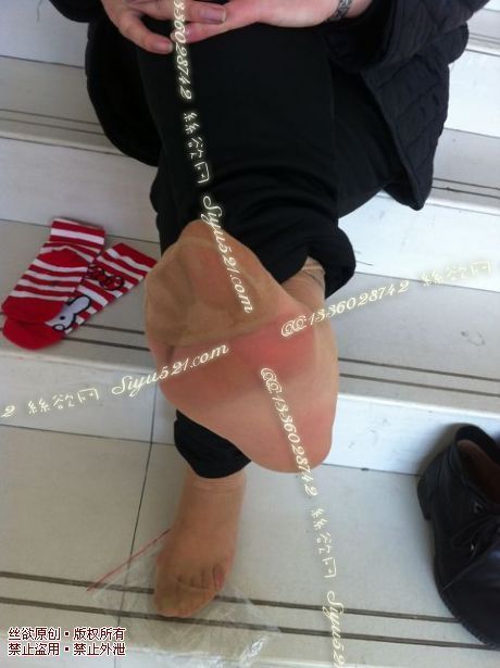 原味丝袜|袜类,臭短丝袜,致命臭(此活动MM随机,不能指定)——2014-12月初旬顾客订购致命臭活动MM(超薄肉丝)现收足底实拍,不可选择MM,免费附带无水印高清收购足底实拍图。