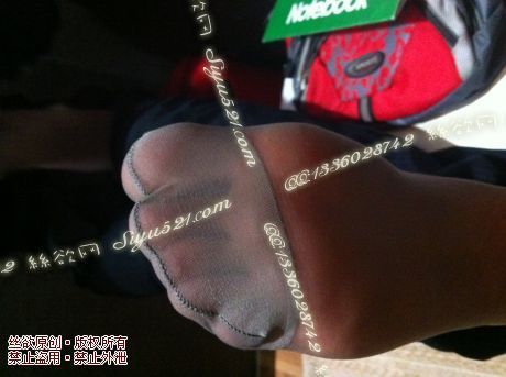 原味丝袜|袜类,臭短丝袜,爱丽丝(本土的BYD)——2015年3月中旬顾客订购专柜05妹妹工作丝袜(特选-专柜05妹妹-灰丝),此活动免费拍摄打包图