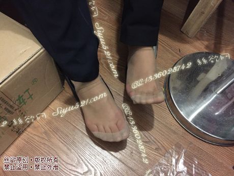 原味丝袜|袜类,臭短丝袜,爱丽丝（本土的BYD）——2015年5月初旬顾客订购化妆品12，13号妹妹工作丝袜（特选-化妆品12，13号妹妹-高跟肉丝），此活动免费拍摄打包图