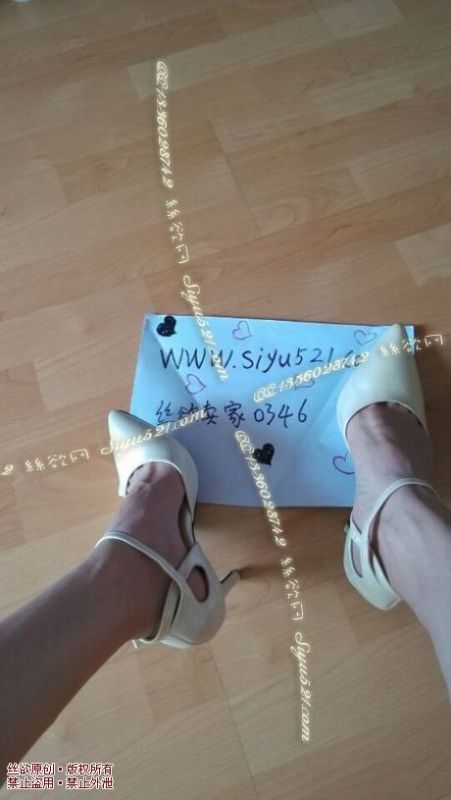 原味女鞋|鞋类,高中短跟,白色闲置高跟鞋