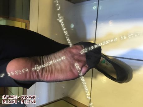 原味丝袜|袜类,臭连裤袜,爱丽丝（本土的BYD）——2015年10月初旬顾客订购珠宝06妹妹工作丝袜（珠宝06妹妹-黑丝短袜），此活动免费拍摄打包图