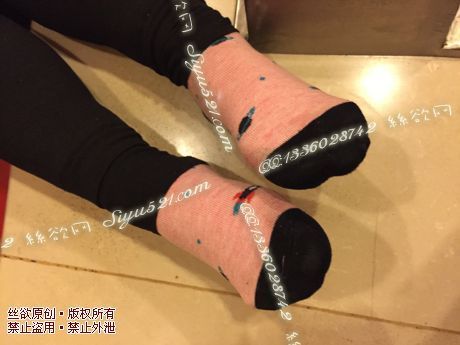 原味丝袜|袜类,臭棉袜,爱丽丝（本土的BYD）——2015年12月中旬顾客订购烤肉06妹妹工作丝袜（特选-烤肉06妹妹-棉袜），此活动免费拍摄打包图