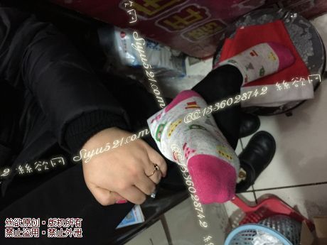 原味丝袜|袜类,臭棉袜,致命臭(此活动MM随机，不能指定)——2015年12月下旬顾客订购致命臭活动MM（恶臭棉袜）现收足底实拍，不可选择MM，免费附带无水印高清收购足底实拍图。