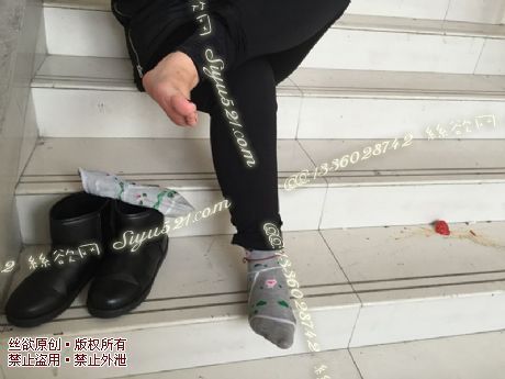 原味丝袜|袜类,臭棉袜,致命臭(此活动MM随机，不能指定)——2015年1月中旬顾客订购致命臭活动MM（恶臭棉袜）现收足底实拍，不可选择MM，免费附带无水印高清收购足底实拍图。