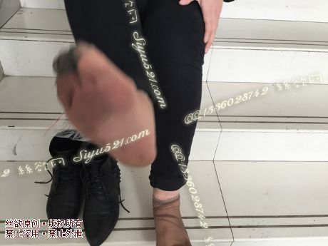 原味丝袜|袜类,臭短丝袜,致命臭(此活动MM随机，不能指定)——2016年3月下旬顾客订购致命臭活动MM（浓酸臭咖啡丝）现收足底实拍，不可选择MM，免费附带无水印高清收购足底实拍图。