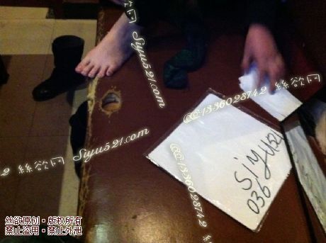 原味丝袜|袜类,臭短丝袜,致命臭(此活动MM随机,不能指定)——2012-12-13日顾客订购两双珠光丝,不可选择MM,免费附带无水印高清收购足底实拍图。