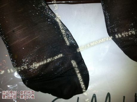 原味丝袜|袜类,臭短丝袜,致命臭(此活动MM随机,不能指定)——2012-12-22日客户订购极品臭丝现场实拍(黑丝),不可选择MM,免费附带无水印高清收购足底实拍图。