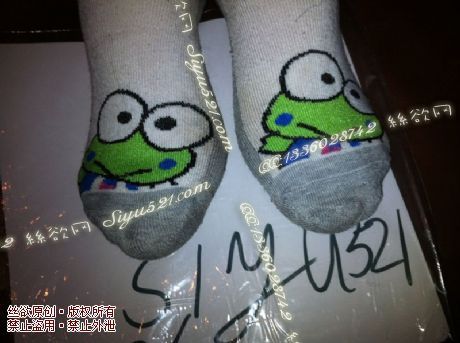 原味丝袜|袜类,臭棉袜,致命臭(此活动MM随机,不能指定)——2013-1-9日客户订购的4双臭丝现场实拍(棉袜01),不可选择MM,免费附带无水印高清收购足底实拍图。
