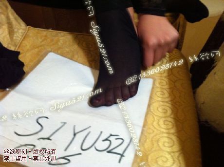 原味丝袜|袜类,臭短丝袜,爱丽丝(此活动可指定MM,但袜类随机)——2013-4-22日高档酒店丝袜收购现脱实拍(营销MM01),此活动免费拍摄打包图