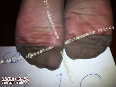 原味丝袜|袜类,臭短丝袜,致命臭(此活动MM随机,不能指定)——2013-11-11【双11热门活动】顾客订购烤肉店03妹妹灰丝,拍照时臭味辐射度已到红色预警,辣眼睛(灰丝),不可选择MM,免费附带无水印高清收购足底实拍图。