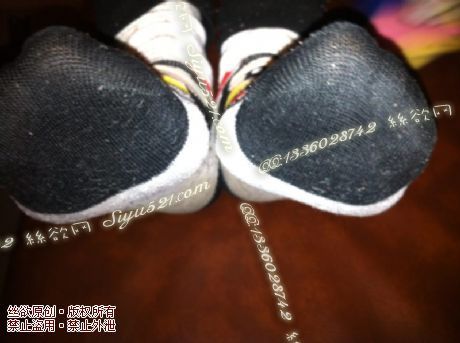 原味丝袜|袜类,臭短丝袜,致命臭(此活动MM随机,不能指定)——2013-12-4日顾客订购烤肉店02妹妹工作丝袜现收足底实拍(棉袜),不可选择MM,免费附带无水印高清收购足底实拍图。