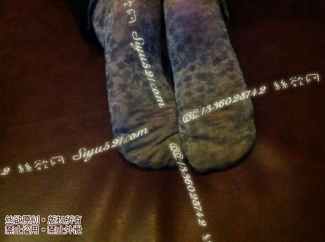 原味丝袜|袜类,臭短丝袜,致命臭(此活动MM随机,不能指定)——2013-12-4日顾客订购烤肉店03妹妹工作丝袜现收足底实拍(彩丝),不可选择MM,免费附带无水印高清收购足底实拍图。