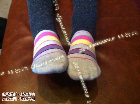 原味丝袜|袜类,臭棉袜,致命臭(此活动MM随机,不能指定)——2014-2-6日顾客订购烤肉店03妹妹工作丝袜现收足底实拍(棉袜),不可选择MM,免费附带无水印高清收购足底实拍图。