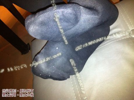 原味丝袜|袜类,臭连裤袜,致命臭(此活动MM随机,不能指定)——2014-2-19日顾客订购烤肉店01妹妹工作丝袜现收足底实拍(黑丝),不可选择MM,免费附带无水印高清收购足底实拍图。