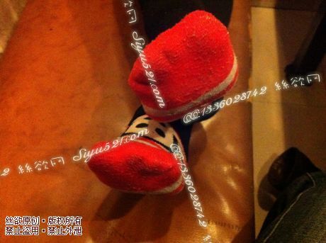 原味丝袜|袜类,臭棉袜,致命臭(此活动MM随机,不能指定)——2014-2-23日顾客订购餐厅03妹妹工作丝袜现收足底实拍(棉袜),不可选择MM,免费附带无水印高清收购足底实拍图。